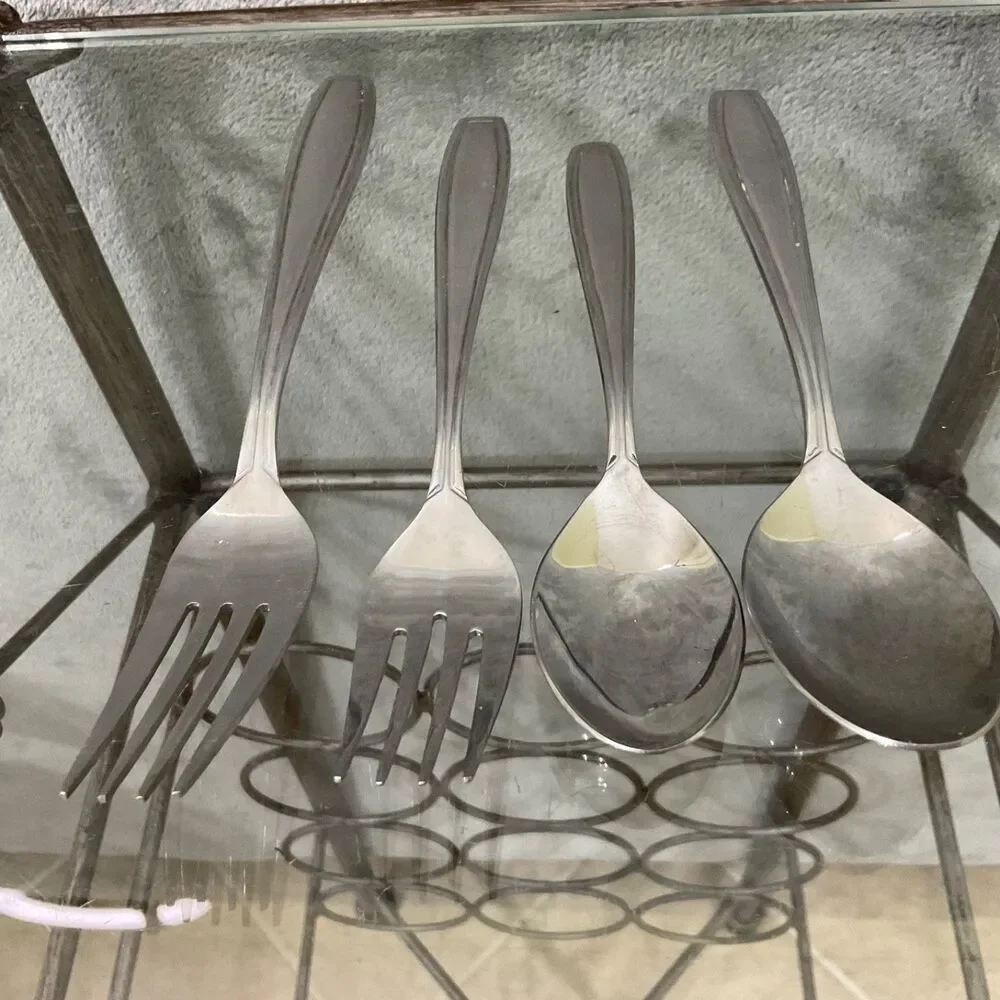 Oneida Satin Shasta ?  Set of 2 Forks 2 spoons  USA Made 4 pcs flat wear.